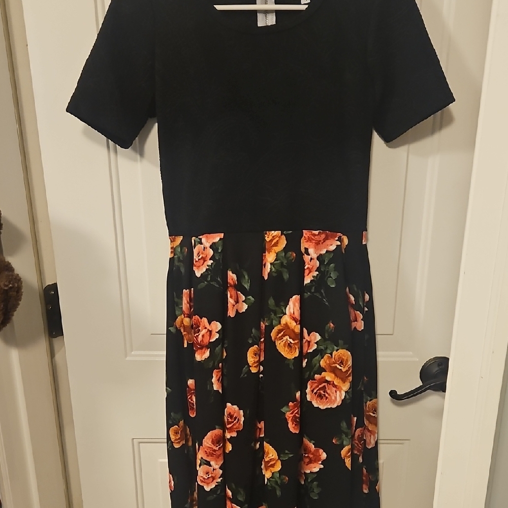 Gently Used Lularoe Small Amelia Dress